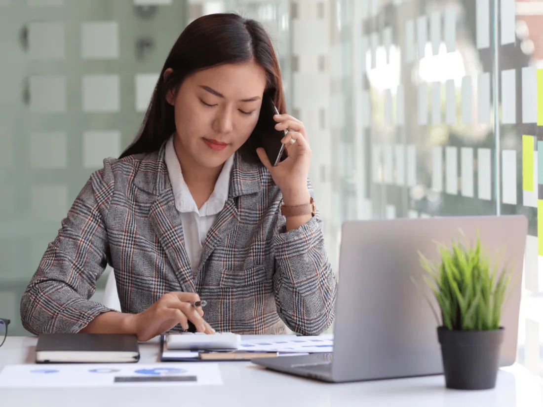 Femme au travail