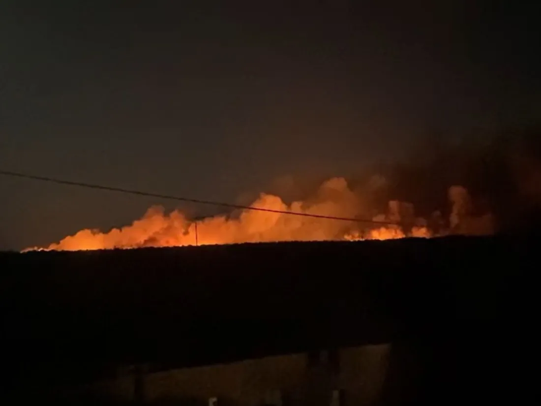 Un feu spectaculaire s'est déclaré cette nuit dans la forêt de Brocéliande.