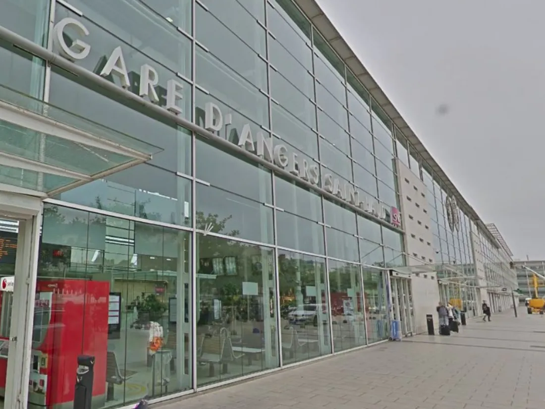 Le parvis de la gare d'Angers.