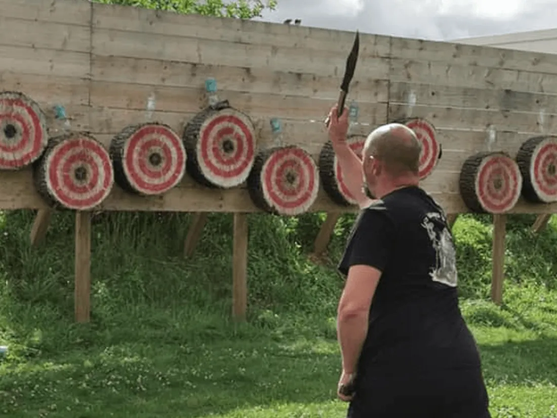 Le championnat de France de lancer de haches et de couteaux aura lieu ce week-end dans le Finistère