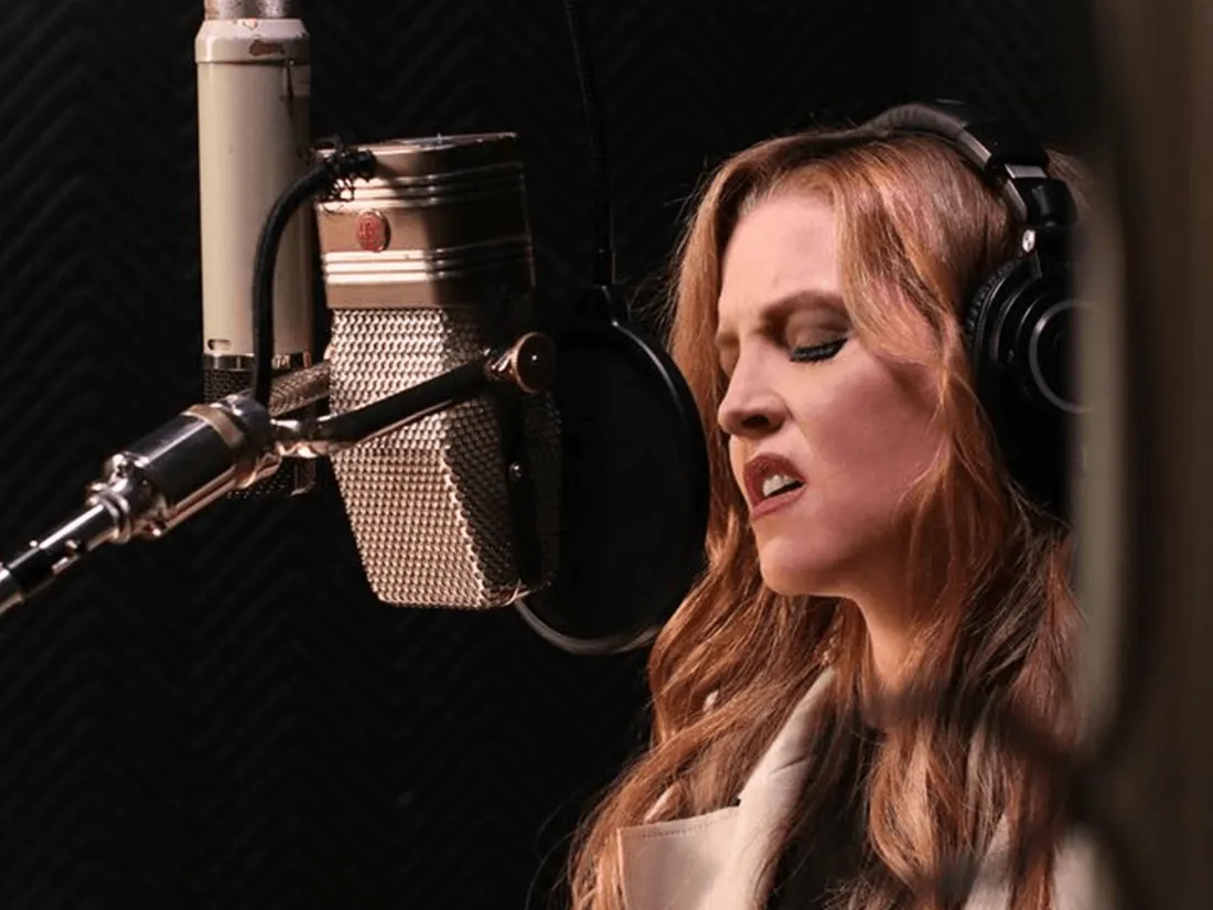 Décès de Lisa Marie Presley, fille unique du "King" Elvis