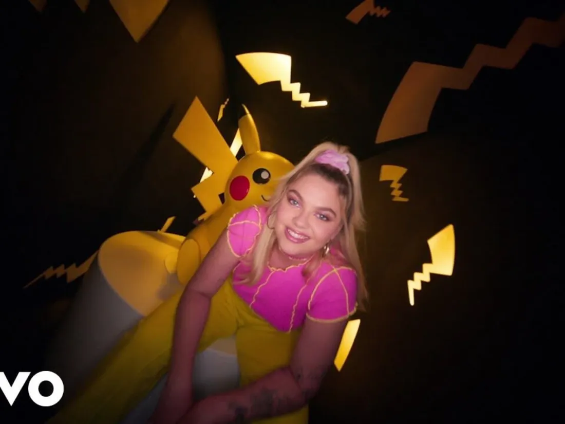 Louane Game Girl