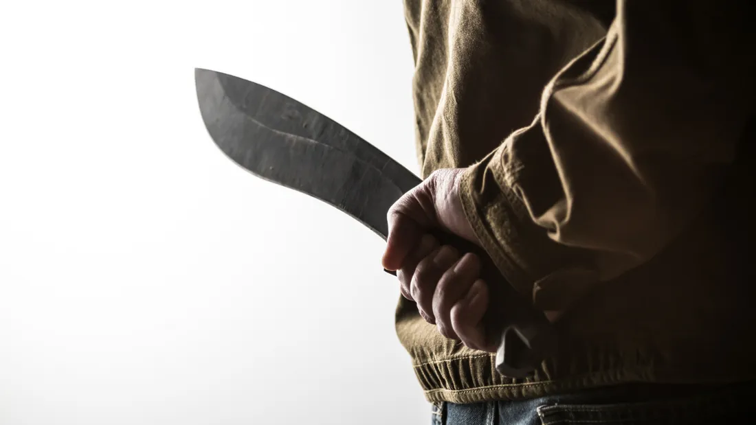 Selon les premiers éléments, la victime se serait présentée dans la boucherie muni d’une machette.
