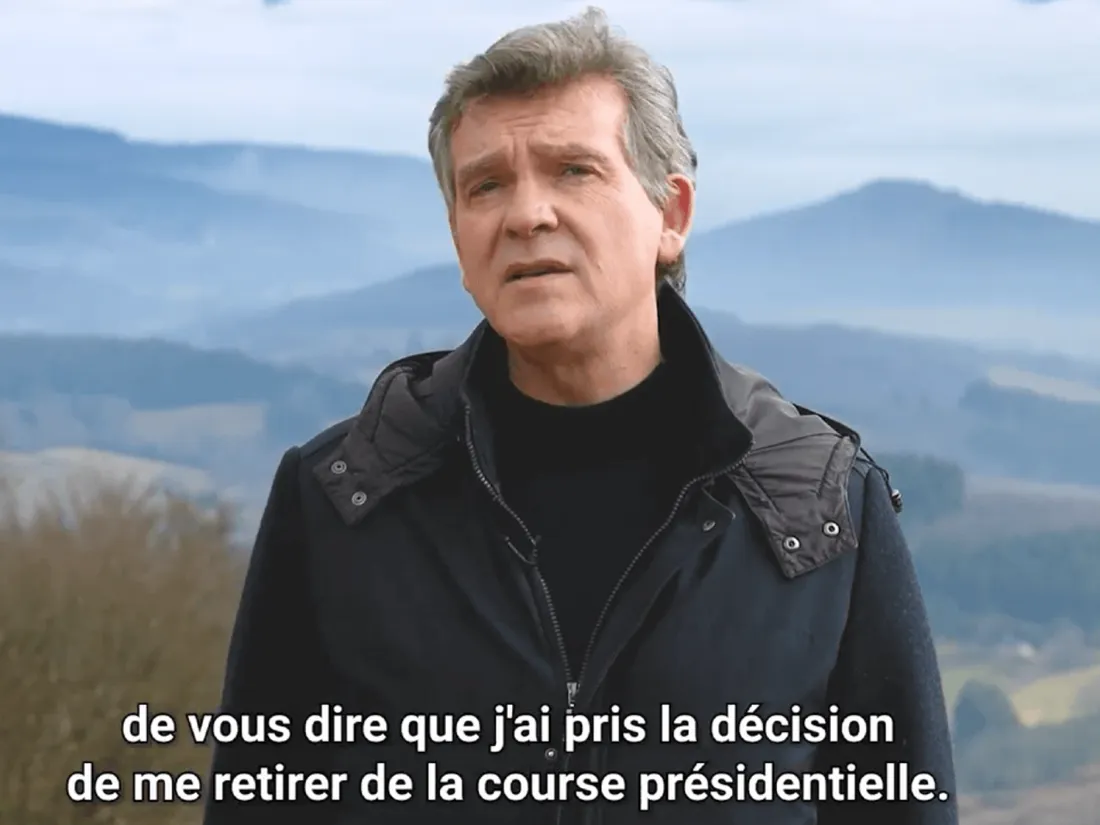 Arnaud Montebourg annonce dans une vidéo qu'il se retire de la présidentielle