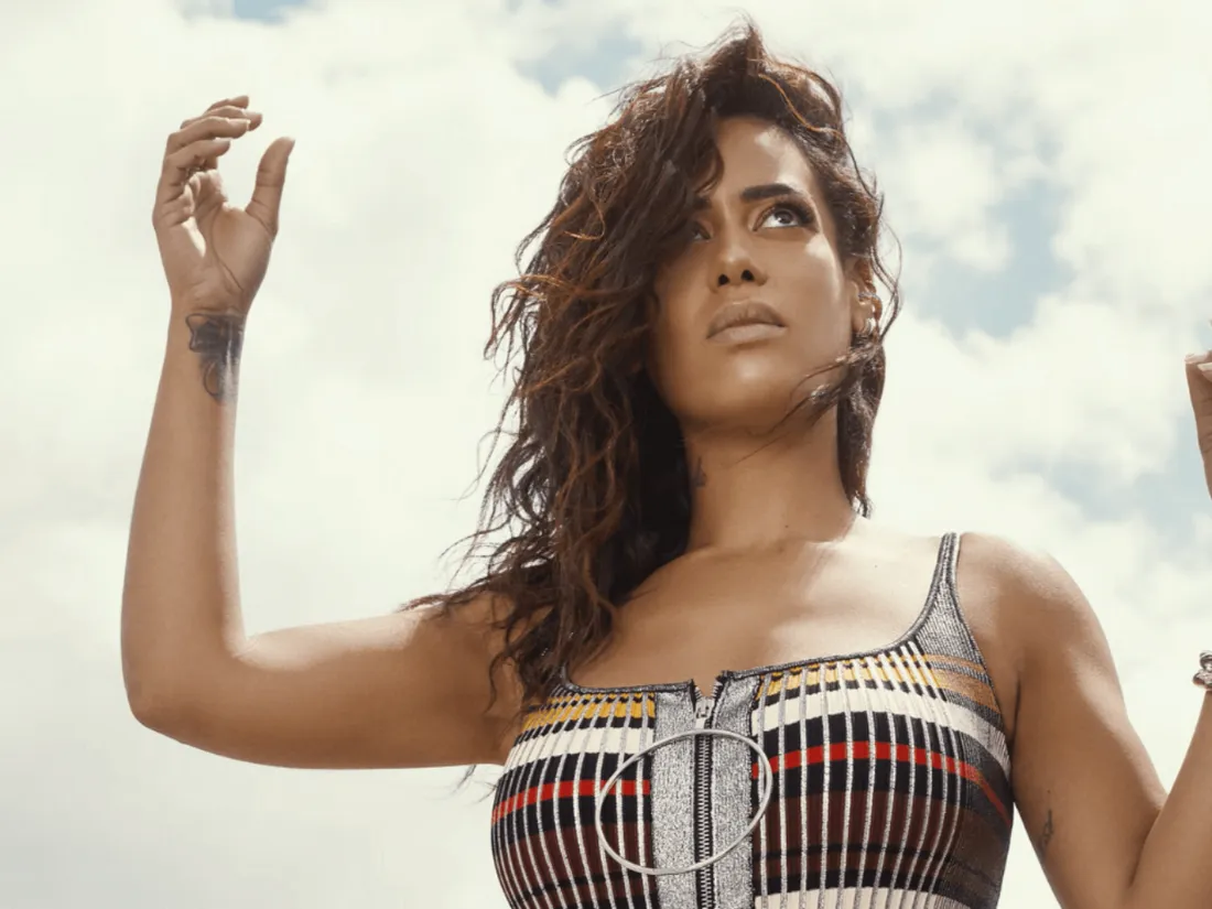 Amel dévoile son nouvel album "Vivante"