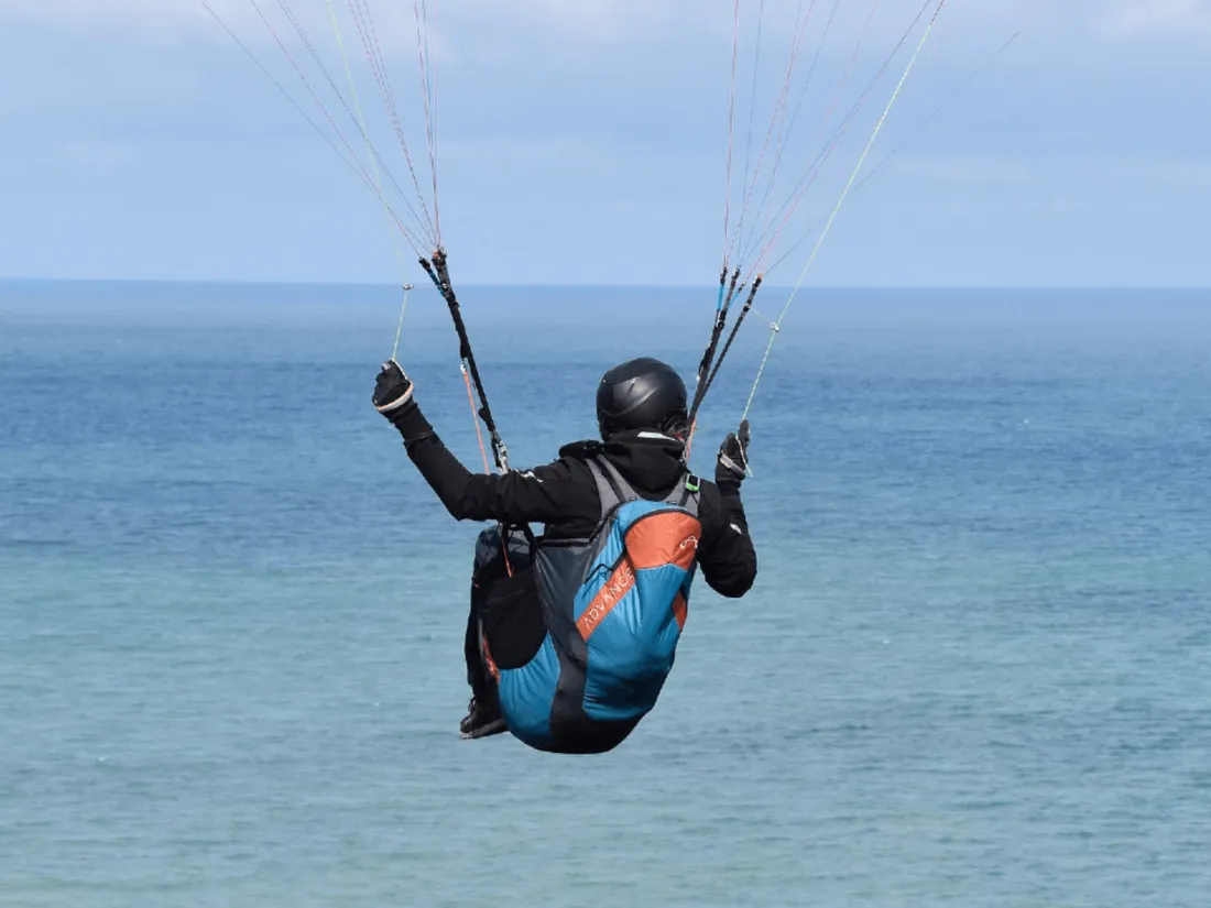 Vendée : un parapentiste chute d'une falaise