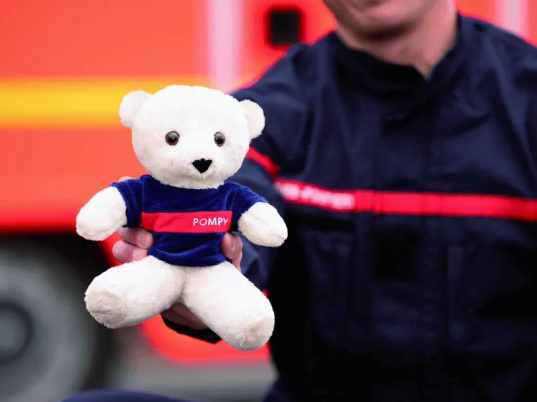 Des peluches Pompy pour les pompiers de Vendée