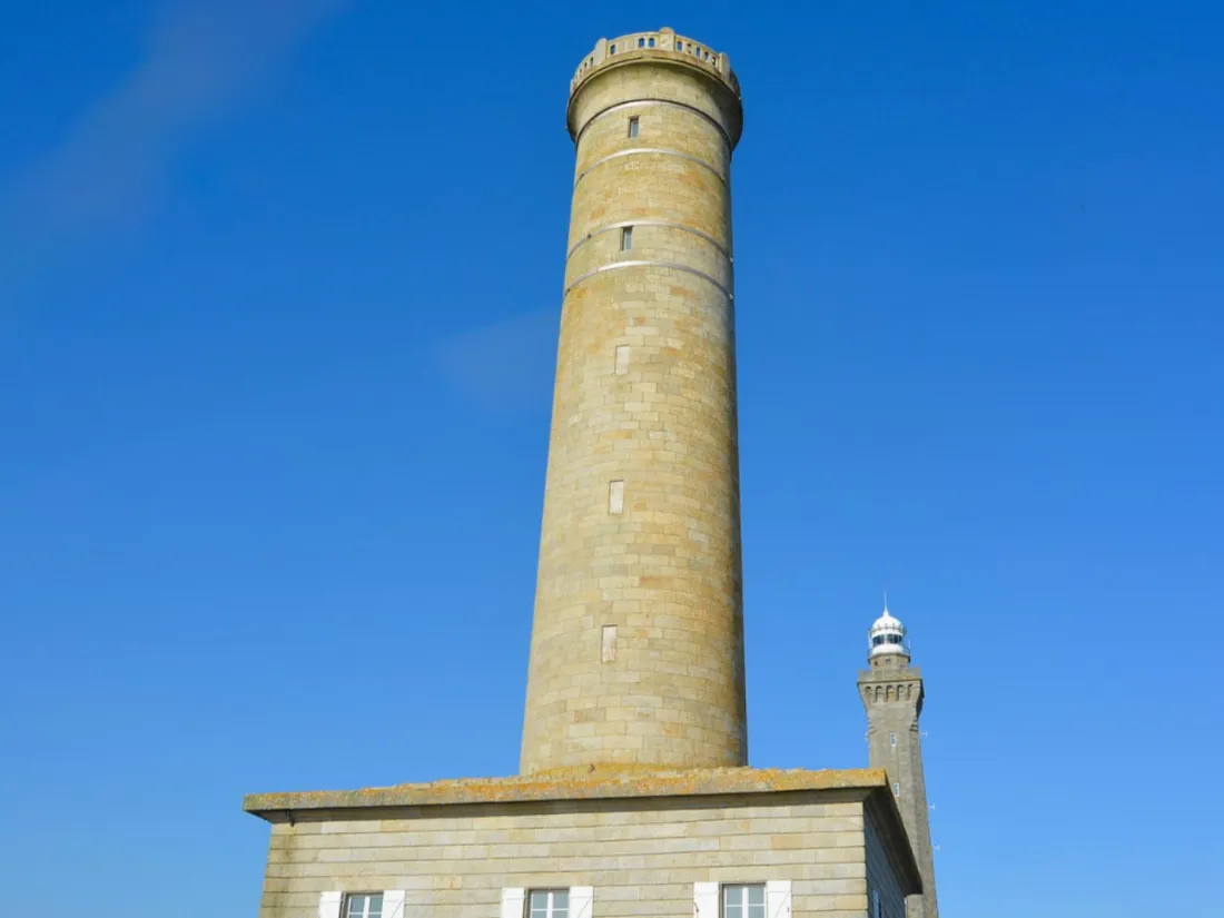 Les meilleurs gravissent les 307 marches du phare d'Eckmühl en moins d'une minute.