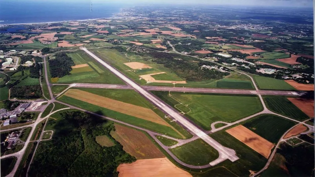 Les pistes de la base aéronavale de Lann-Bihoué