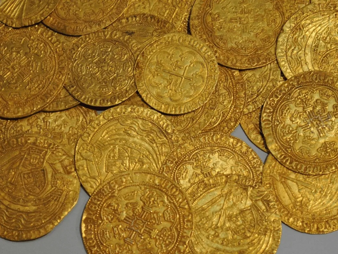 239 pièces d'or découvertes dans un manoir