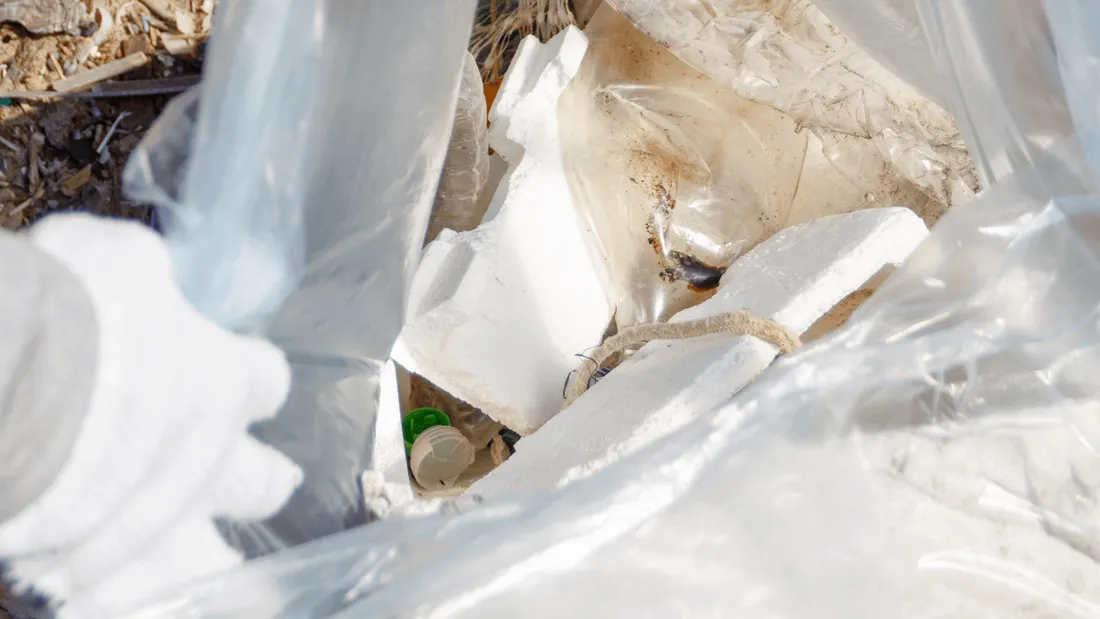 Loire-Atlantique : après les larmes de sirènes, du polystyrène pollue des plages