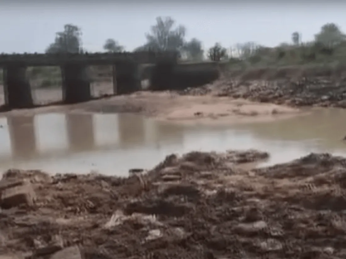 Inde : des voleurs démantèlent un pont pour en voler la ferraille