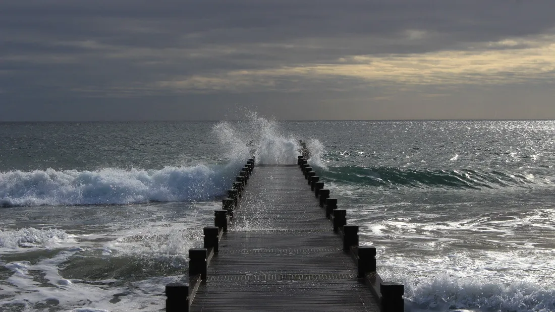 Ponton avec mer