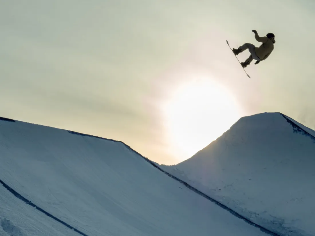 Snowboarder