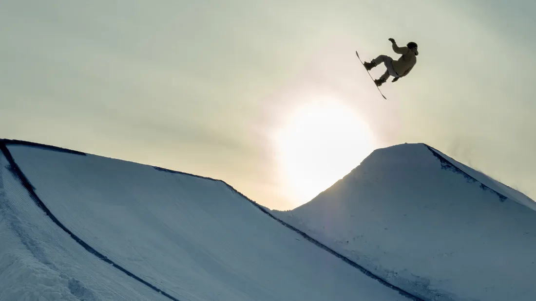 Snowboarder