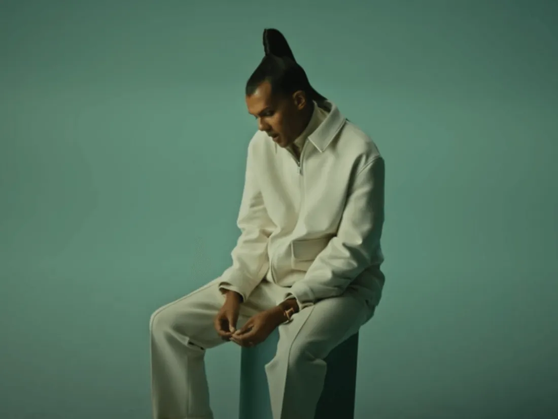 Stromae dans son nouveau clip "L'enfer"