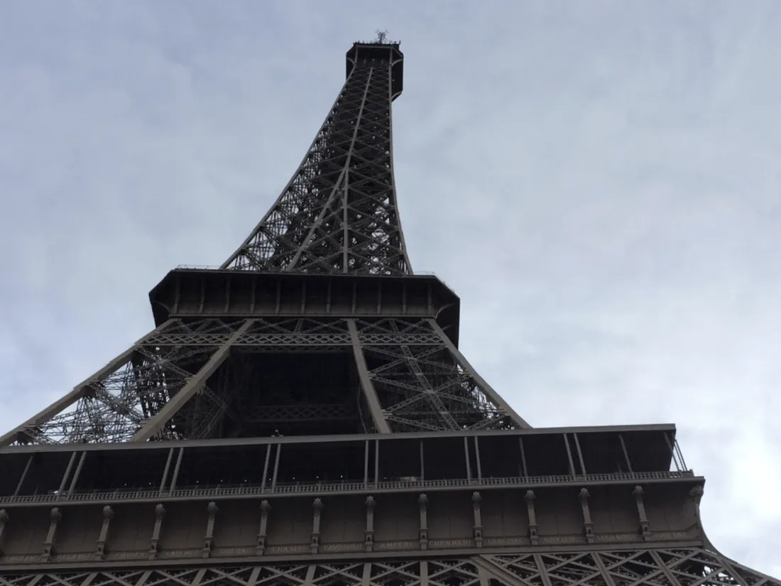 Le Tour Eiffel mesure désormais 330 mètres