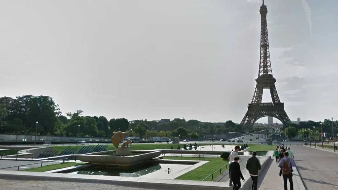 Deux touristes américains passent la nuit dans la tour Eiffel