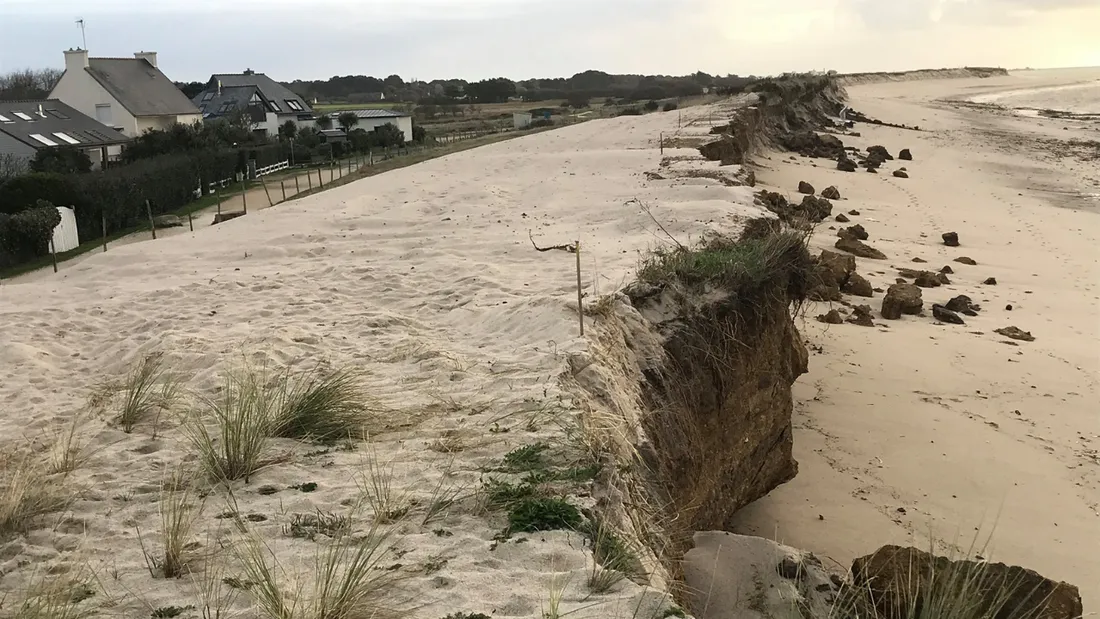 La dune du Lehan et les habitations en 2020.