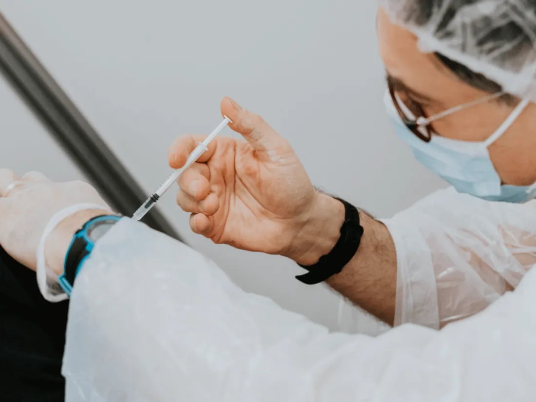 Vaccination : hausse des prises de rendez-vous après l'allocution d'Emmanuel Macron