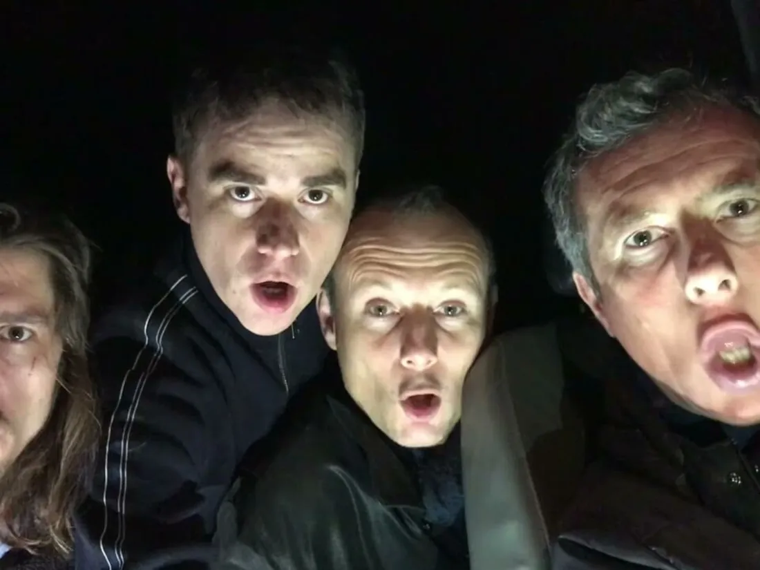Bloqués par la neige sur l'A89, ils composent un clip musical