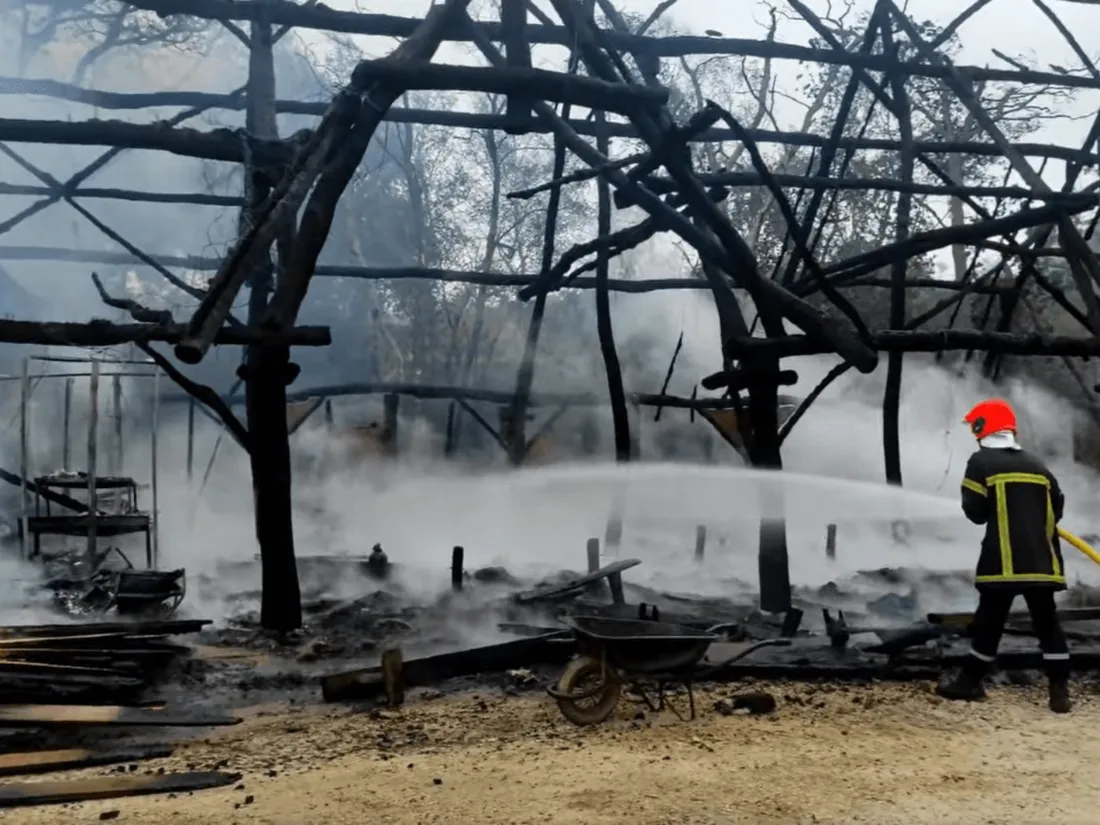 Incendie village gaulois Pleumeur-Bodou