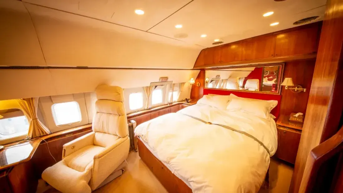 Avion 2