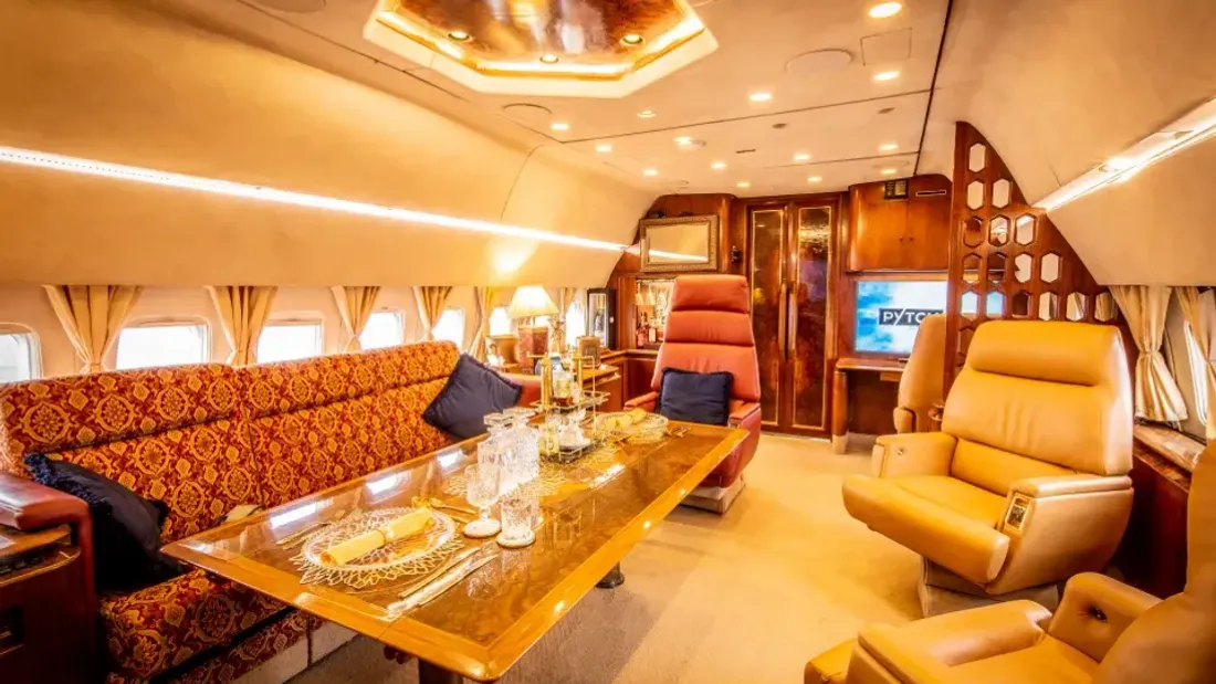 Avion 1