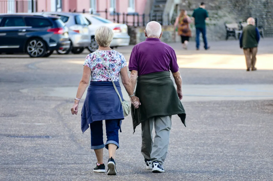 Illustration - Couple Old 2