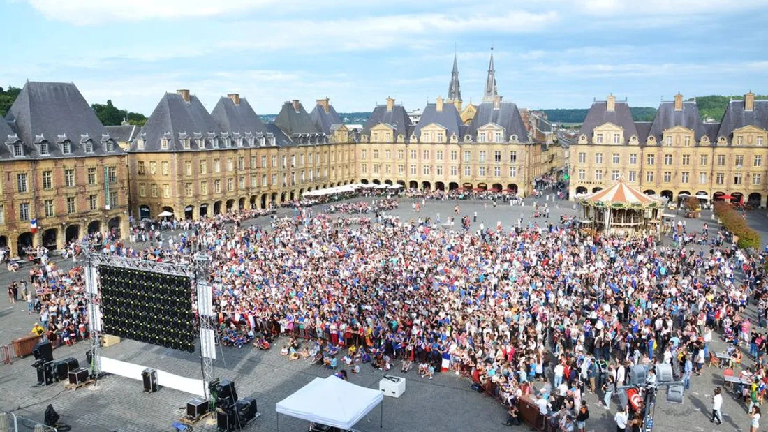 Ecran géant Place Ducale