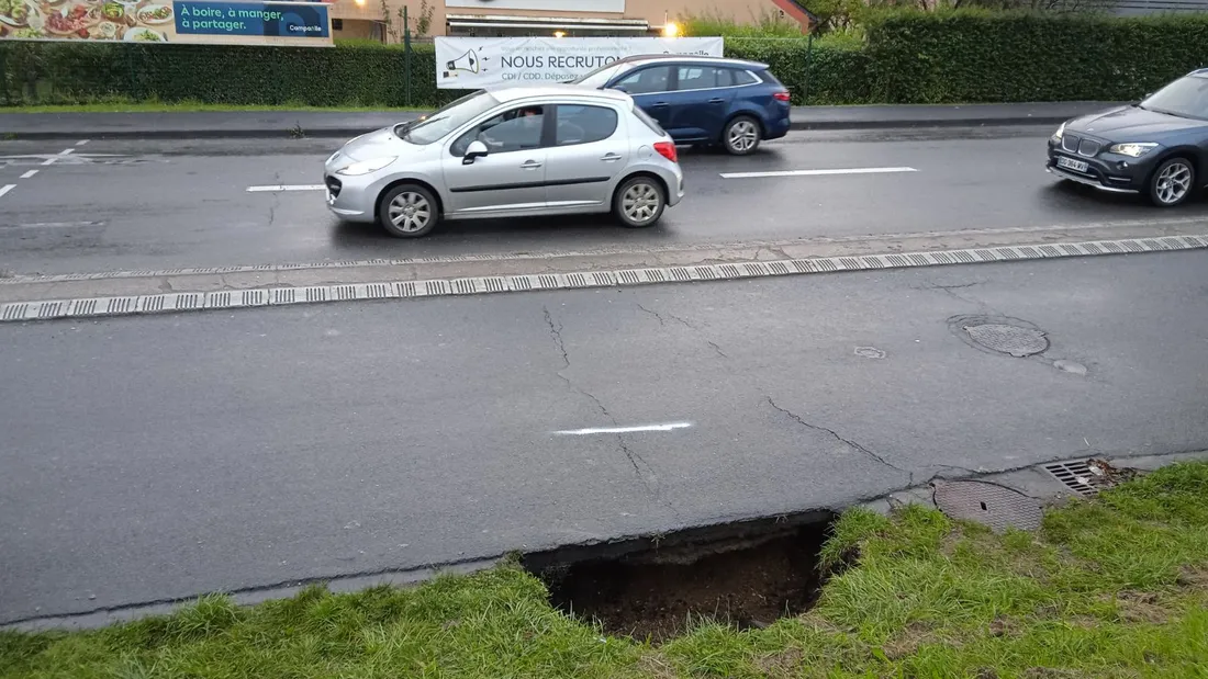 Trou chaussée