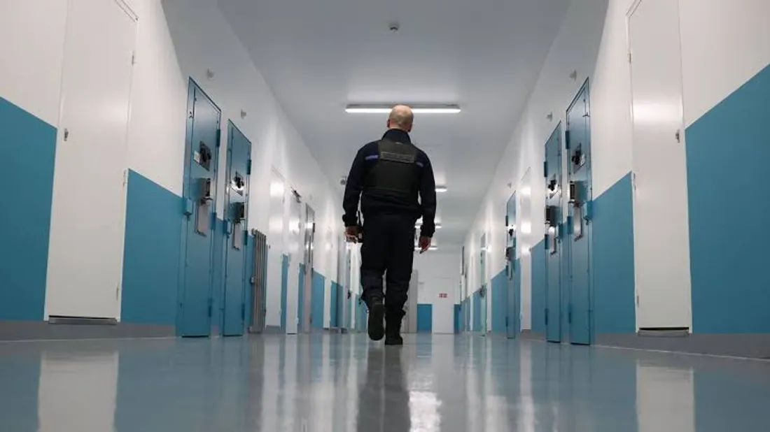 Prisons françaises : surpopulation record et canicule, un cocktail explosif