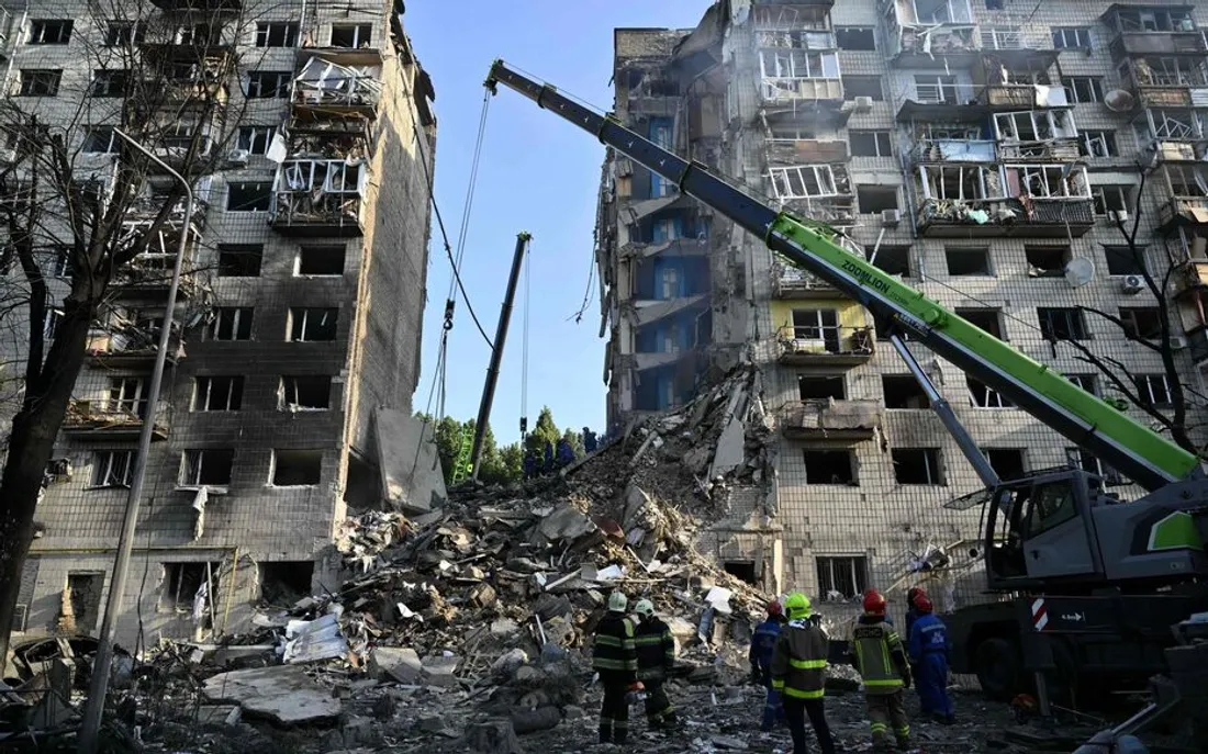 Ukraine : 14 morts à Kiev, Zelensky dénonce "l'une des pires attaques" russes