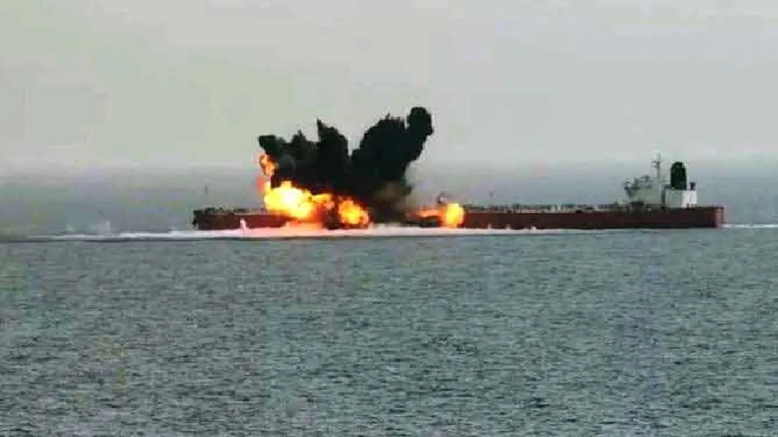 Yémen : Un navire marchand touché par trois projectiles