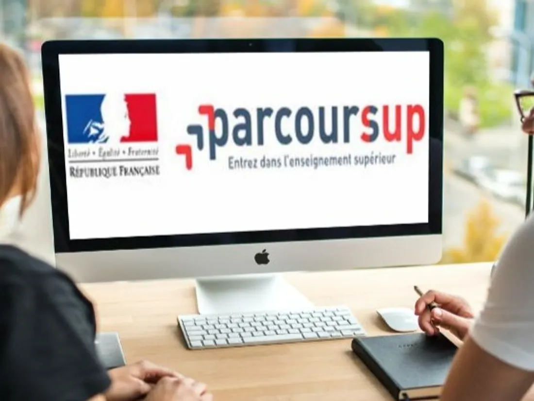 Choisir sa voie avec Parcoursup : mode d’emploi et témoignages (Reportage)