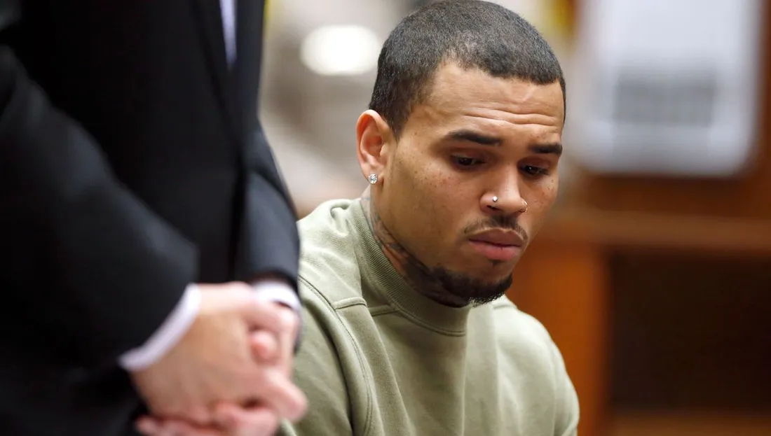 Nouvelles accusations contre Chris Brown : un récit troublant sur le yacht de Diddy