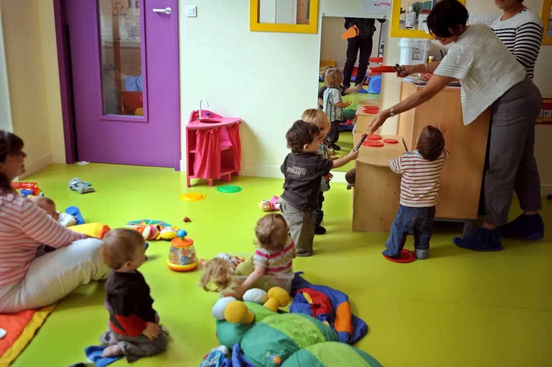 Drame en crèche : une assistante jugée pour la mort tragique d'un bébé empoisonné 