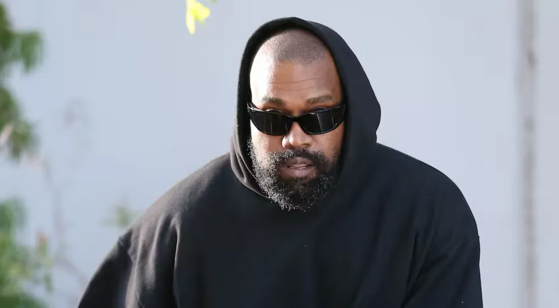 Ye, plus connu sous le nom de Kanye West, aperçu avec un costume du Ku Klux Klan