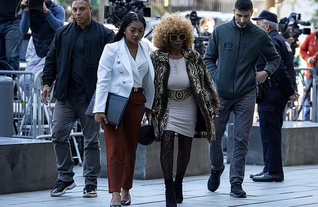  “Votre enfant est un prédateur” : la mère de Diddy accueillie par des huées au tribunal.