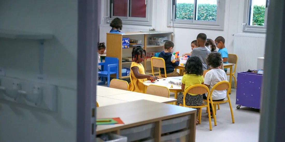 Révélations sur l'institutrice accusée de violences sur un enfant : les témoignages des parents