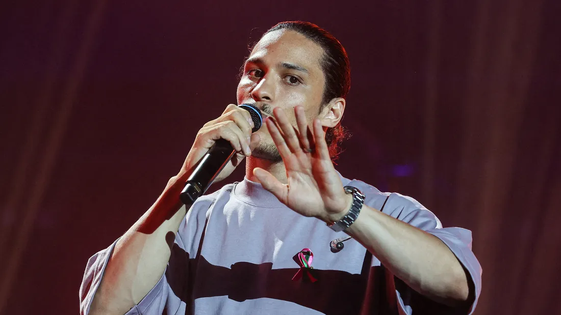 Blessé avant son show, Hatik interrompt son concert en urgence