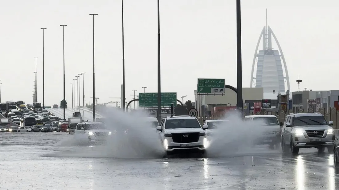 Dubaï : les inondations catastrophes qui détruisent les résidences de luxe des stars du web