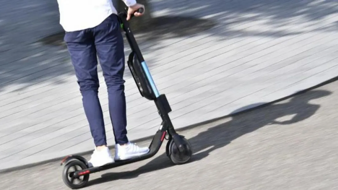 Une trottinette électrique explose et blesse trois personnes