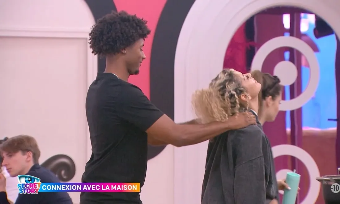 Secret Story : Zoé en couple avec Alexis ?