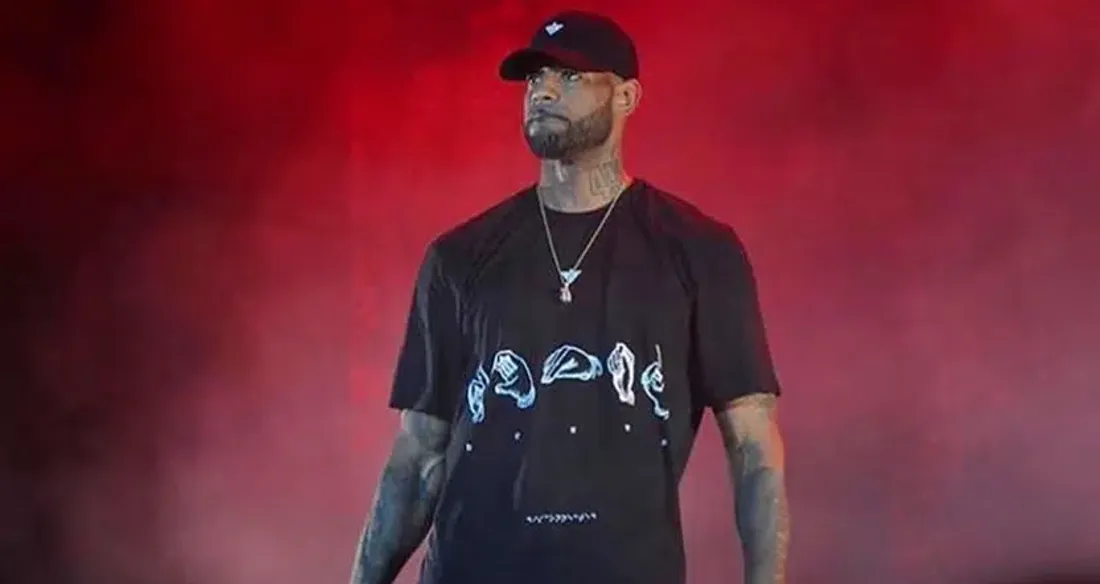 Booba s'ambiance en soirée sur du Gims