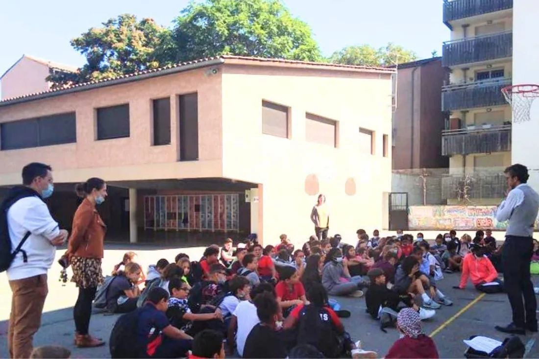 Unn collégien agressé au couteau par un autre élève en plein cours de sport !