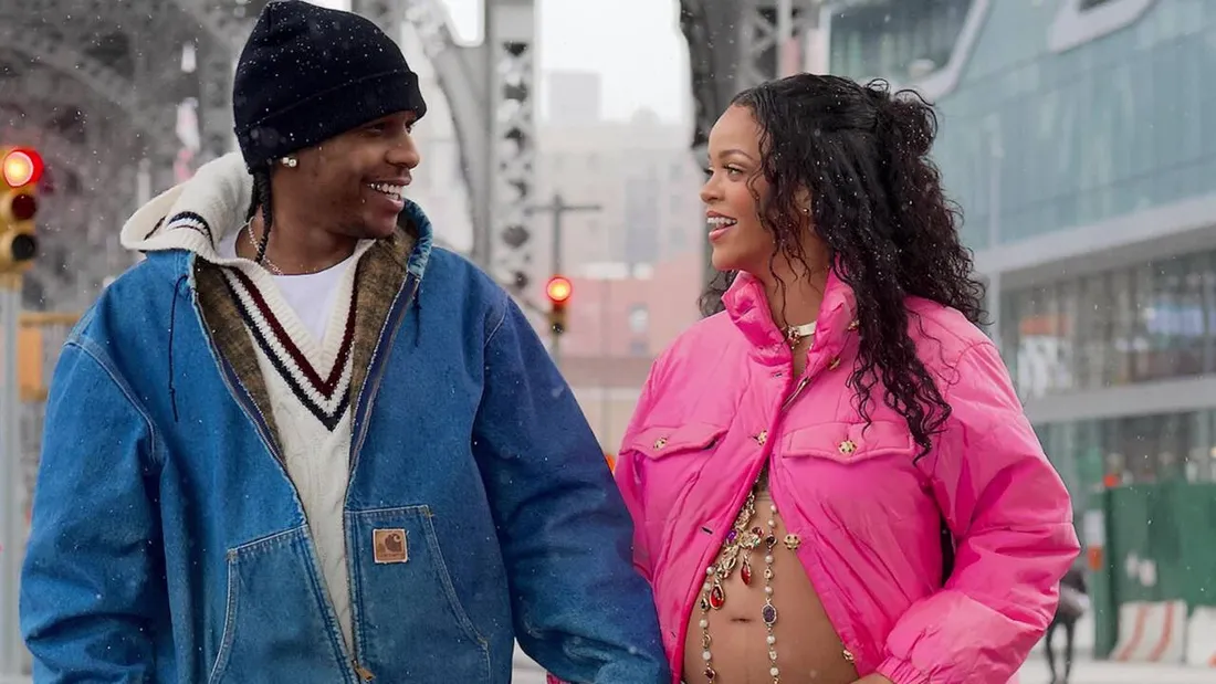 Rihanna et A$AP Rocky dévoilent le visage de leur fils Riot 1 mois après sa naissance