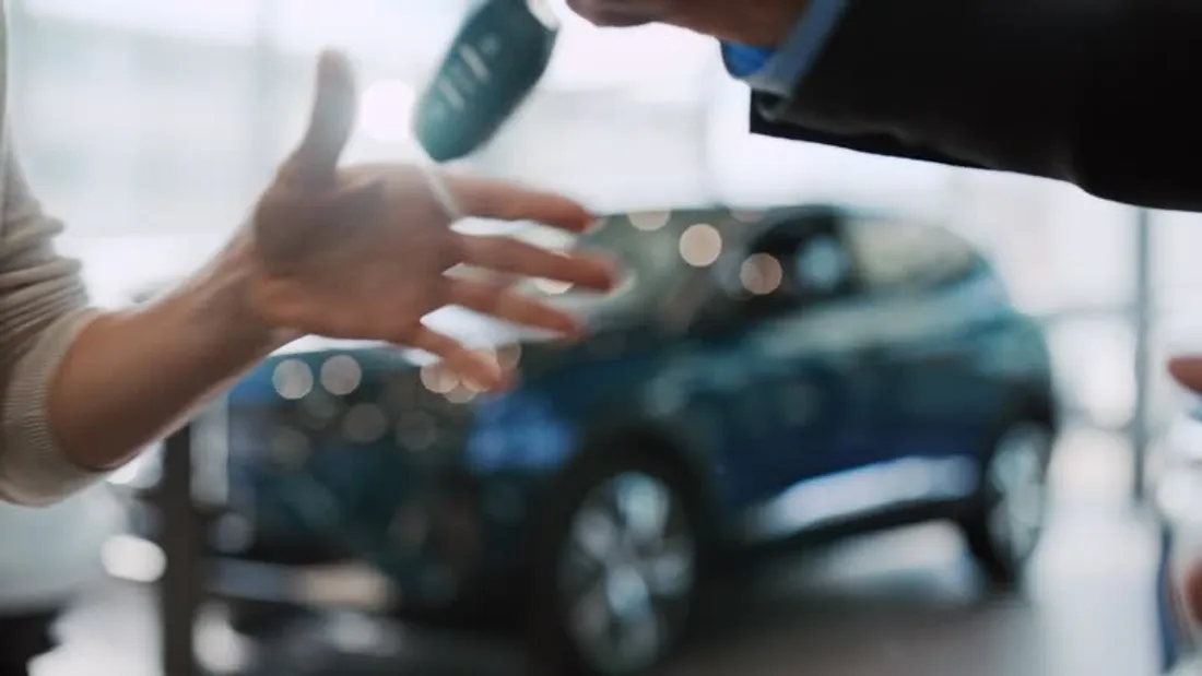 Louer une voiture sans se ruiner : conseils pratiques pour économiser