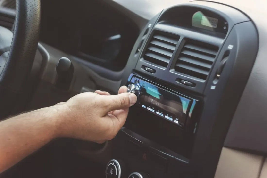 Attention à la musique au volant : Une amende peut rythmer votre été
