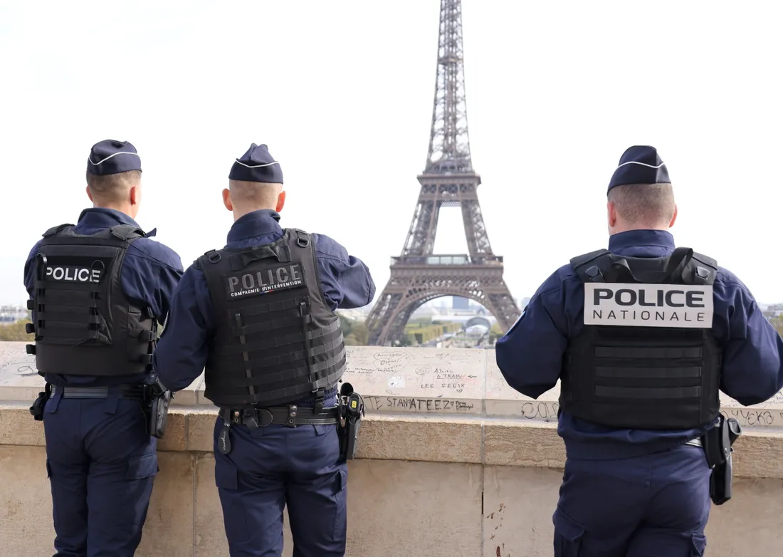 Deux policier blessés par balle lors d'une attaque dans un commissariat parisien  